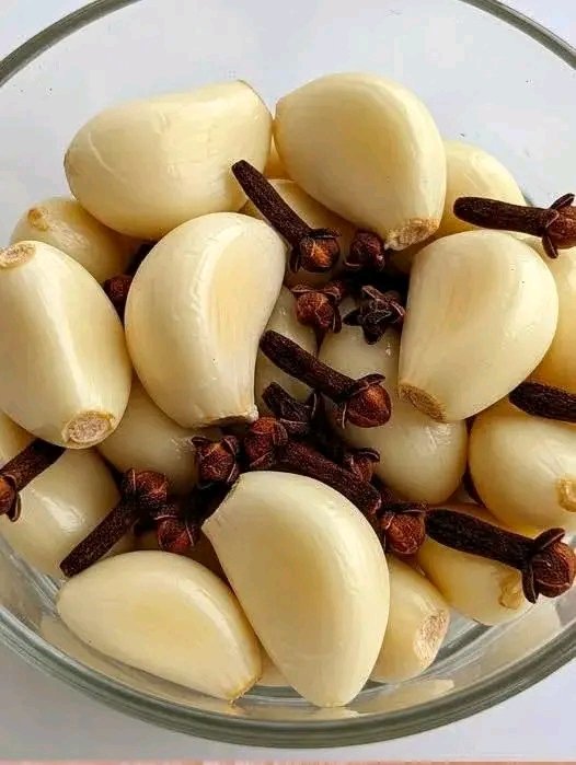 Do as my grandmother did: mix garlic and cloves. It's a secret no one will ever tell you. You'll thank me later. 25 1757952033834 1