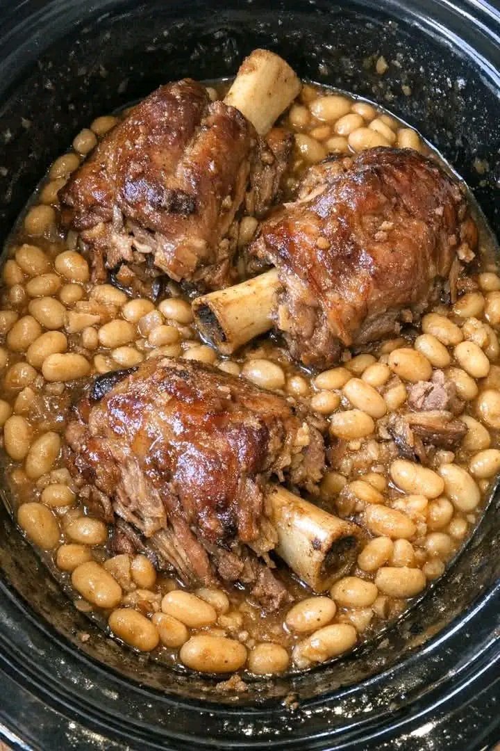 Ma grand-tante en faisait chaque printemps quand l'argent était serré. Une coupe dure et bon marché se transforme en le repas le plus tendre que votre famille dévorera. Recette complète 25 1782290595544