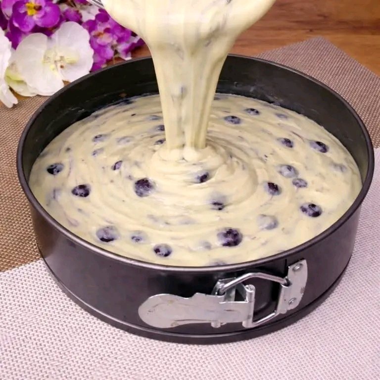 Gâteau en 2 minutes ! Vous pouvez le faire tous les jours ! Un gâteau ultra-léger !... La recette est dans les commentaires. ⤵ Si vous souhaitez suivre mes recettes, écrivez « oui » ❤️ 25 1782759993478
