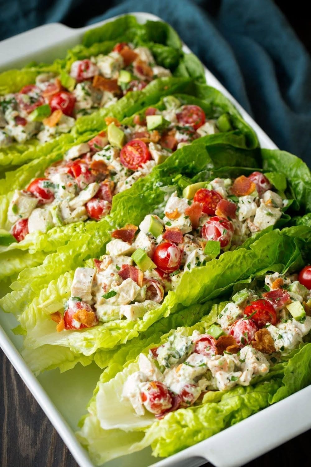 Salade de poulet BLTA enveloppée dans de la laitue 25 719174638 1449459390181003 1618449944856877726 n